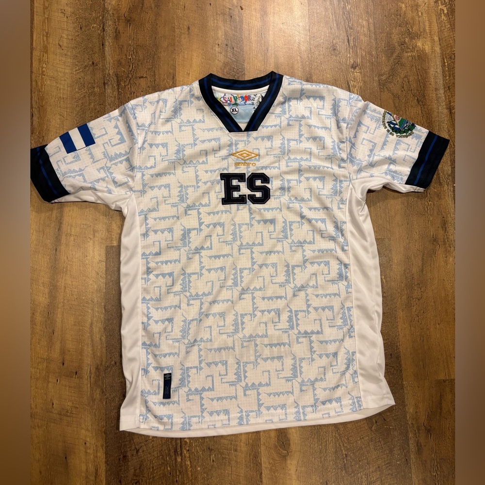 UMBRO EL SALVADOR SOCCER JERSEY 23  CAMISETA VISITA EL SALVADOR